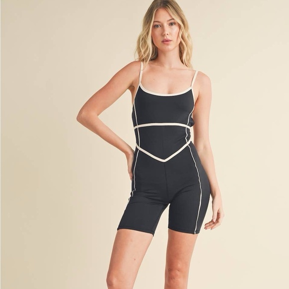 Tight romper - Picture 1 of 3